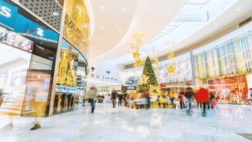 Sarà un Natale blindato dalla Polizia, anche per lo shopping. Le parole della Lamorgese