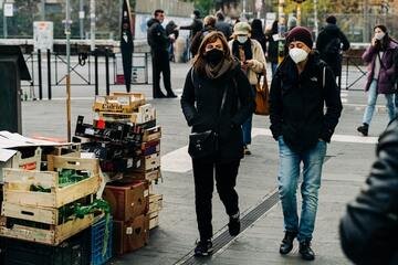 Covid, la quarta ondata è inevitabile: il monito del virologo