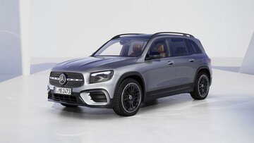 Nuova Mercedes-Benz GLB: dotazione più ricca e motori benzina mild hybrid