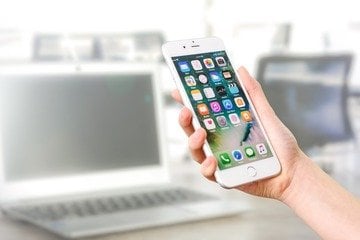I 4 posti in cui non dovresti tenere il tuo cellulare