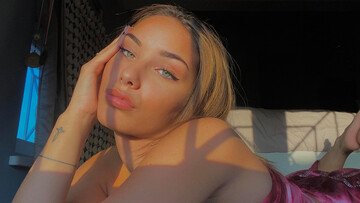 Che lavoro fa (e quanto guadagna) Giulia Honegger, incinta del terzo figlio di Fedez