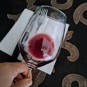 Tre passaggi fondamentali per degustare il vino (piccolo ripasso per le vacanze)