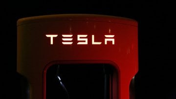 Azioni Tesla a un bivio decisivo. Cosa può accadere sopra 432,85 dollari?