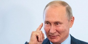 Russia, Medvedev e il governo si dimettono: cosa è successo