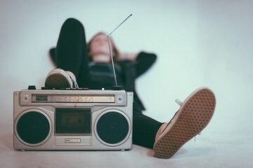 Smartphone: addio radio FM dal 30 dicembre, perché e cosa cambia?