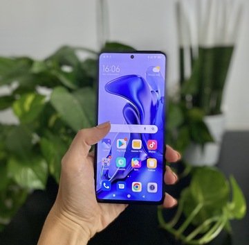 Il telefono Xiaomi che fa tremare iPhone e Samsung Galaxy