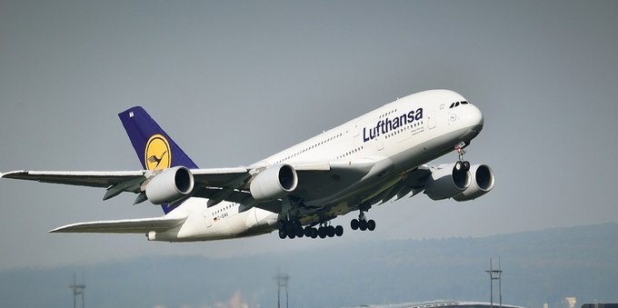 Per tenere gli slots, Lufthansa ha operato 18.000 voli vuoti. Saluti all'Europa green