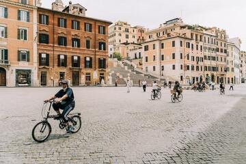 Zona gialla e bianca, cosa cambia da lunedì 24 e a giugno: le nuove regole