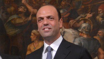 Che fine ha fatto Angelino Alfano? Biografia, guadagni e cosa fa oggi