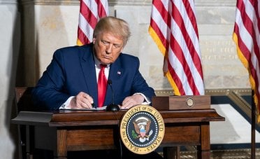 La Svizzera si difende, “Rolex e oro regalati al popolo americano, non a Trump”