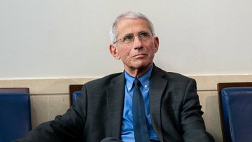 Vaccino, Fauci: “Meno efficace contro alcune varianti”