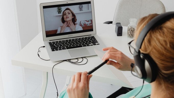 Certificato di malattia con visita online, cosa cambia davvero e da quando