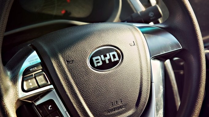 BYD dichiara guerra a Stellantis. Bonus fino a €10.000 per chi rottama questi modelli
