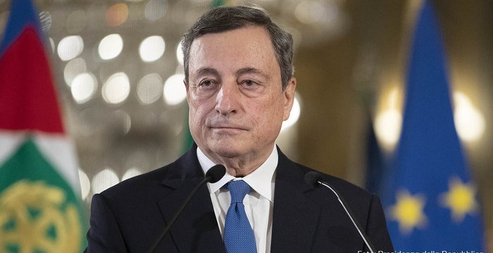 Quirinale: Mario Draghi gioca a scacchi contro la politica italiana