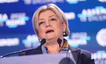 Pensioni, l'età pensionabile aumenta davvero? La risposta della ministra Calderone