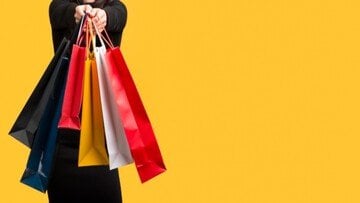Cos'è la fast fashion e quali sono i marchi della moda insostenibile