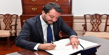 Caso Gregoretti, il dossier arriva alla Giunta del Senato: Salvini rischia davvero il processo?