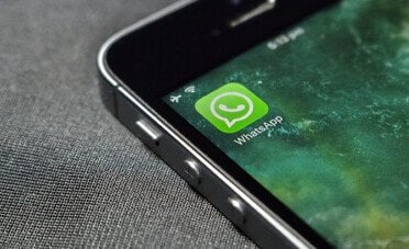 Cos'è la nuova chat laterale di WhatsApp e a cosa serve