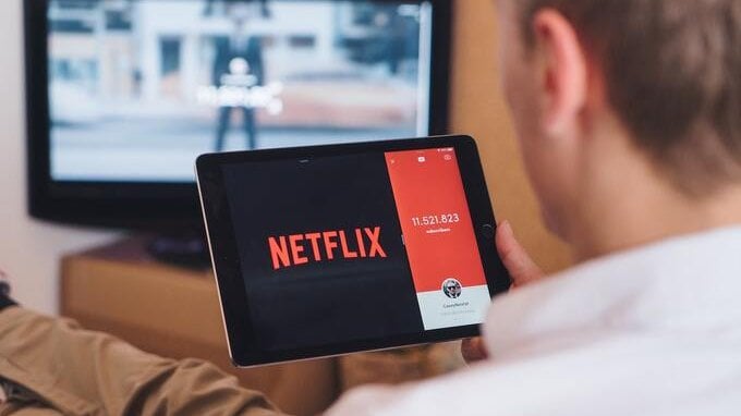 Come cambiare piano Netflix e spendere di meno