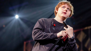 Chi è Lewis Capaldi, cantante ospite a Sanremo 2020?