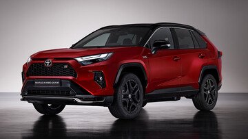 Toyota RAV4 GR Sport: look sportivo e trazione integrale intelligente