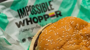 L'UE vieta i nomi associati alla carne per i prodotti vegani. Ma Lidl e Burger King protestano