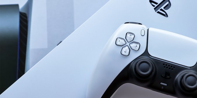 PS5: controller DualSense, caratteristiche, dimensioni e funzionalità del nuovo pad