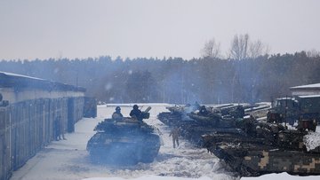Russia-Ucraina, arrivano i carri armati a Kiev. «Ecco cosa farà adesso la Nato». Intervista al prof. Niglia