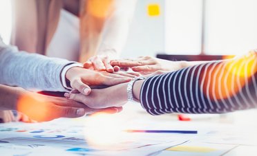 Flat tax al 5% per i giovani, tasse ridotte per i neo occupati