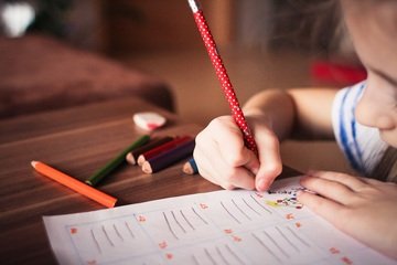 Homeschooling: cos'è la scuola familiare e come funziona in Italia