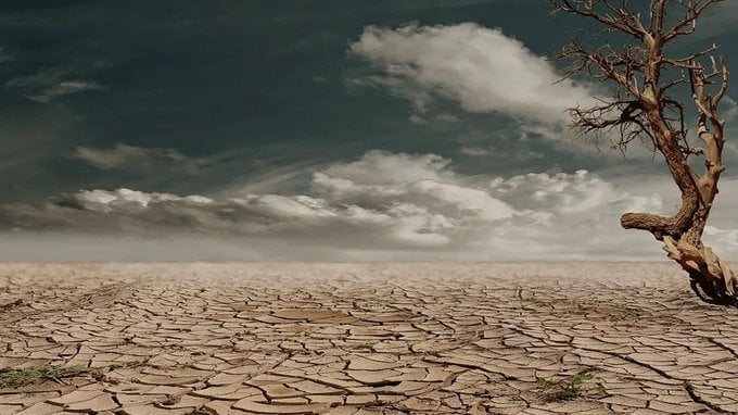 Questa è la strada dritta più lunga del mondo. Ha un panorama incredibile