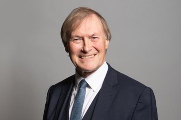 David Amess: chi è il deputato conservatore assassinato in Gran Bretagna