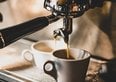 Fondi di caffè trasformati in biochar senza zolfo. Lo studio che potrebbe cambiare la gestione dei rifiuti