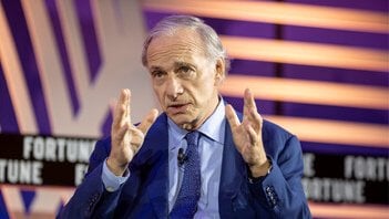 Ray Dalio dice che gli USA hanno superato il punto di non ritorno. Quale impatto sugli italiani?