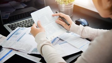 Bolletta, attenzione ai costi nascosti: ecco dove leggere per individuarli