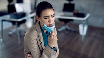 La mascherina in ufficio è ancora obbligatoria? Facciamo chiarezza sulle nuove regole