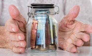 Non spendiamo soldi, quindi perché li accumuliamo?