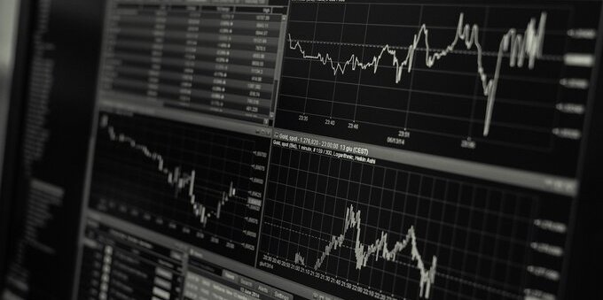 Indice EuroStoxx50 in pressing contro una resistenza. Investire con i Turbo Certificates