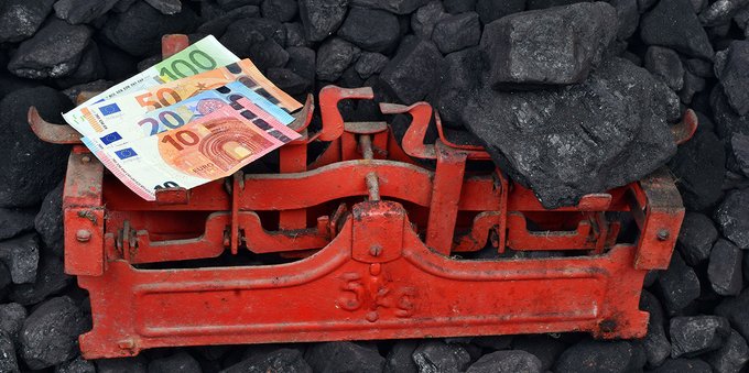 Allarme bollette, con lo stop al carbone russo i prezzi rischiano di salire ancora