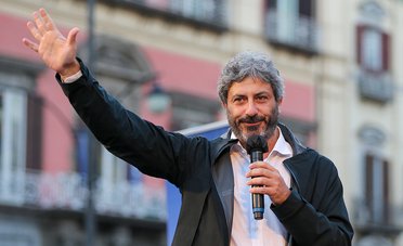 Quanto guadagna Roberto Fico? Stipendio e patrimonio del governatore della Campania