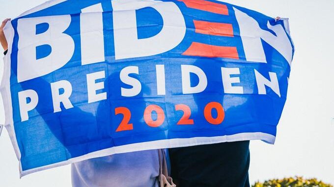 L'autodistruzione politica di Donald Trump
