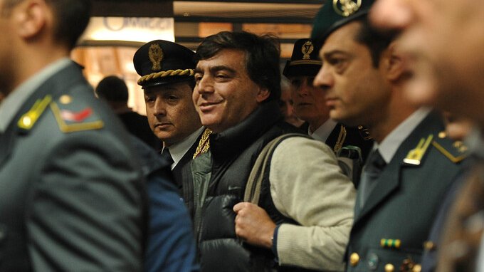 Chi è e quanto guadagna Valter Lavitola, l'imprenditore indagato per l'attentato a Ranucci