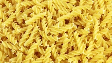 I prezzi della pasta italiana aumentano del 107% da gennaio 2026. Colpa di Trump