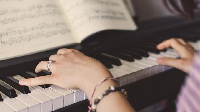 Quanto costa imparare a suonare il pianoforte?