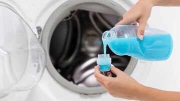 Plastica liquida all'interno dei detersivi: ecco quali prodotti ne contengono di più
