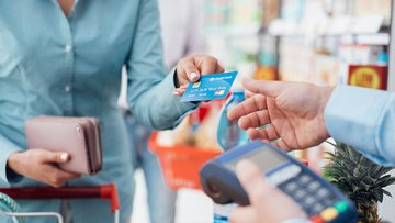 Hai pagato due volte con la carta? Ecco come recuperare i tuoi soldi