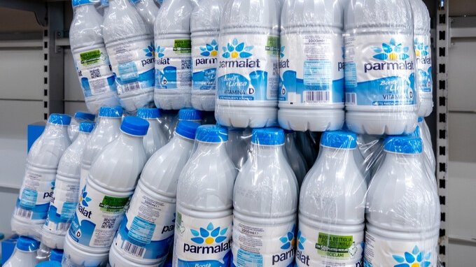 Parmalat denunciata da un consumatore. Trovati vetri nella confezione di latte