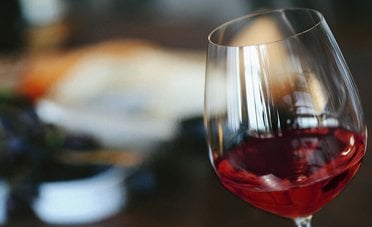 Primitivo, Zinfandel, Tribidrag. Un solo vitigno, tre passaporti e un giallo genetico lungo vent'anni