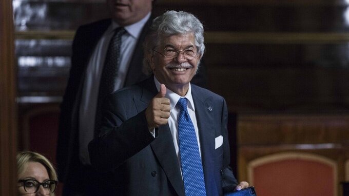 Che fine ha fatto Antonio Razzi? Biografia, guadagni e cosa fa oggi l'ex senatore