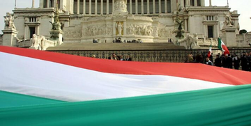 La bandiera italiana festeggia il 223° anniversario: origine e significato del tricolore